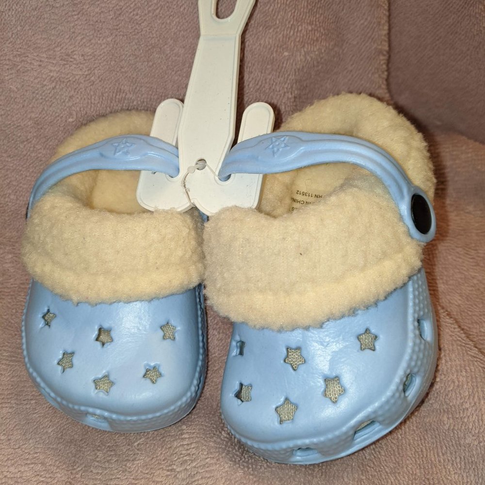 Brand New. ABG Baby Faux Sherpa Blue Stars Clogs Size 9-12 Months